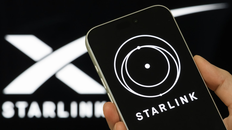 Does Starlink Mini work through a windshield? Here’s what to know