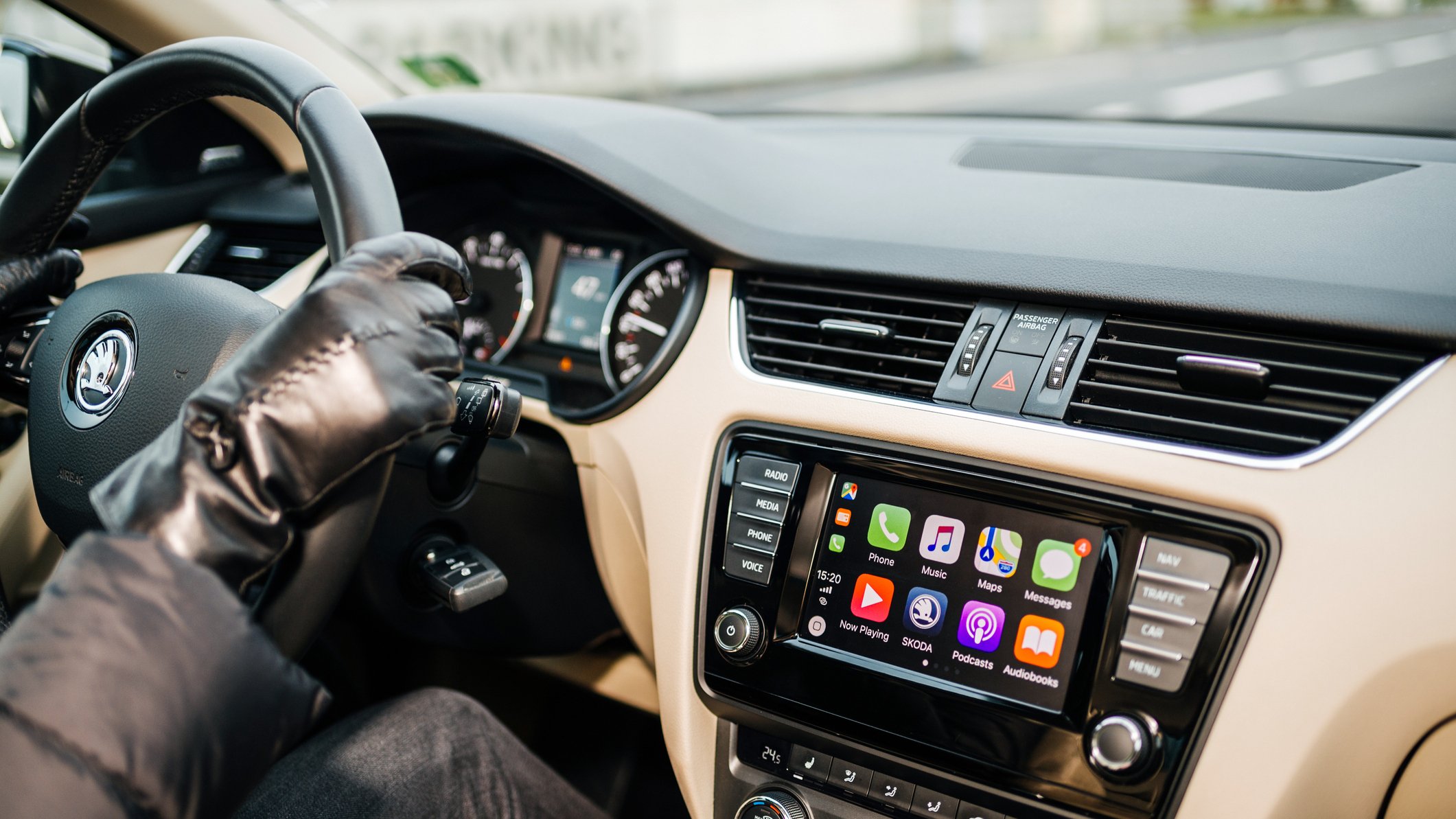ChatGPT, Google Gemini and other AI apps might be coming to Apple’s CarPlay
